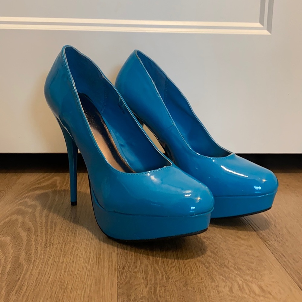 Bright neon blue Charlotte Russe high heels/shoes/pumps